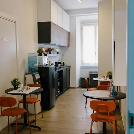 Konukevi The B Place Cola 4*
