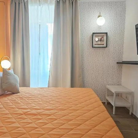 The B Place Cola Pensión 4*