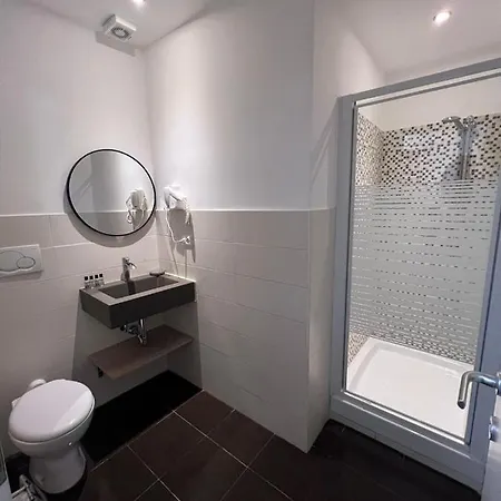 The B Place Cola Pensión Roma