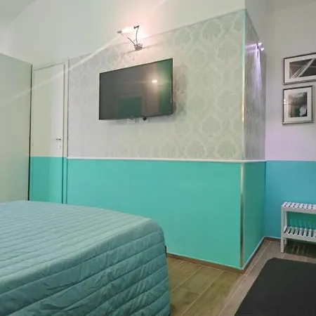 ゲストハウス The B Place Cola ローマ