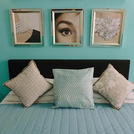 Gæstehus The B Place Cola 4*