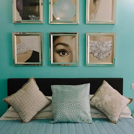 ゲストハウス The B Place Cola ローマ