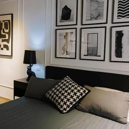 The B Place Cola Rom