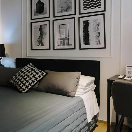 The B Place Cola 4* ローマ