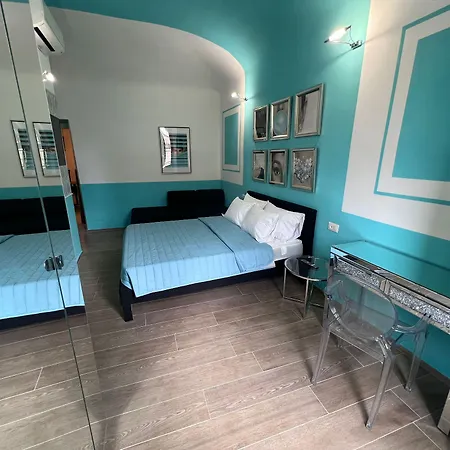 The B Place Cola ローマ