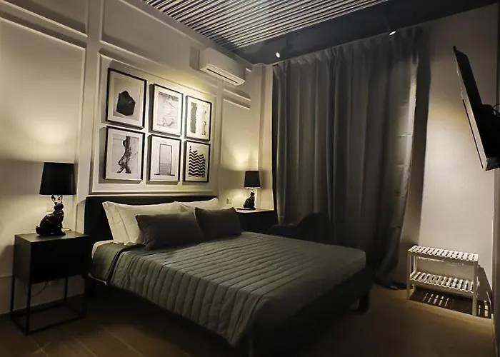 The B Place Cola 4* Rom