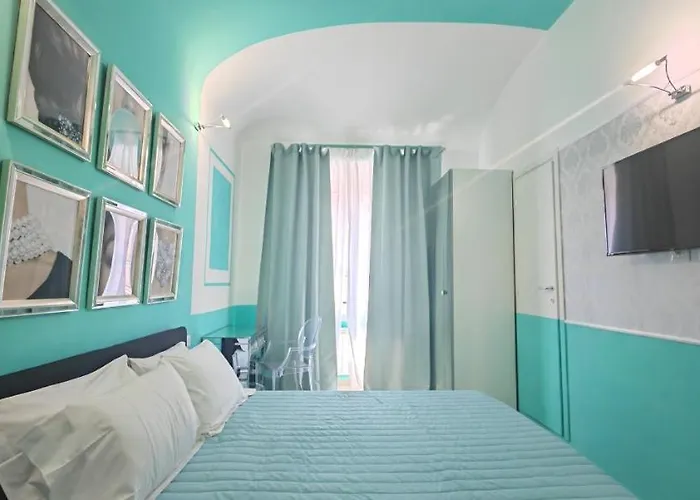 The B Place Cola 4* Rom