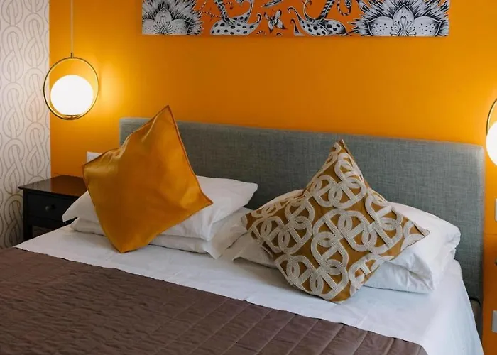 Гостевой дом The B Place Cola