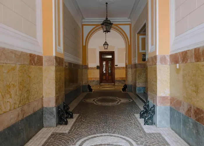 The B Place Cola Рим