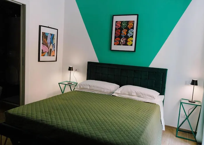 The B Place Cola 4* Rom