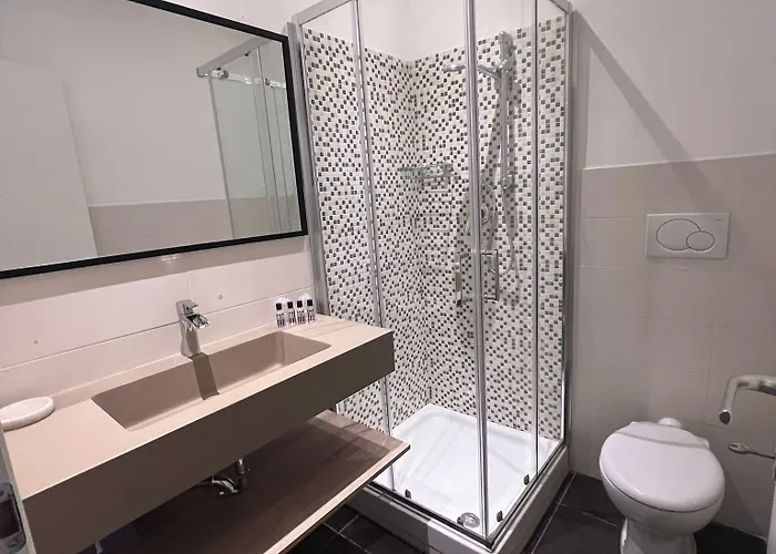 The B Place Cola Rom