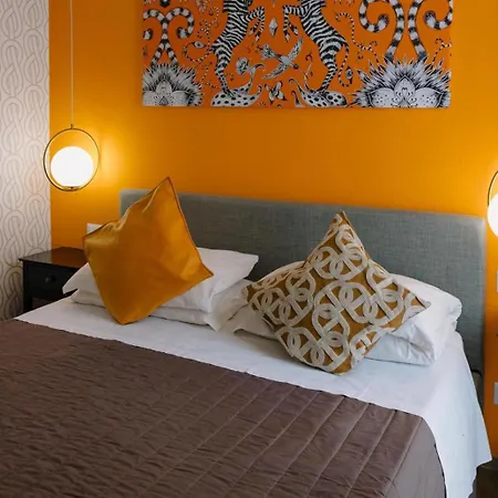 Guest house The B Place Cola