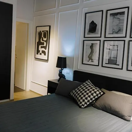 The B Place Cola 4*