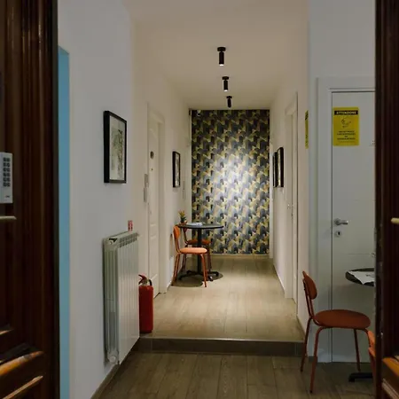 The B Place Cola Guest house Rome