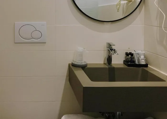 Maison d'hôtes The B Place Cola 4*